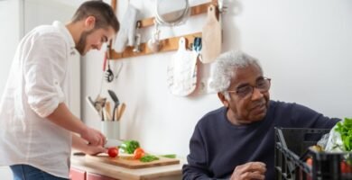 Adapting Feeding Schedules for Senior Dogs with Special Needs
