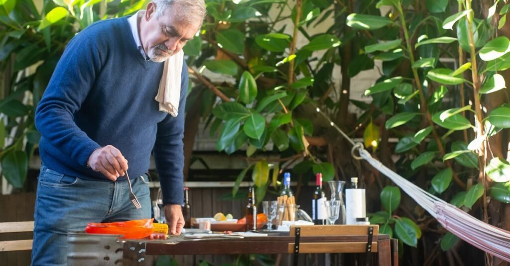 Comparing Animal vs. Plant-Based Proteins for Senior Dogs